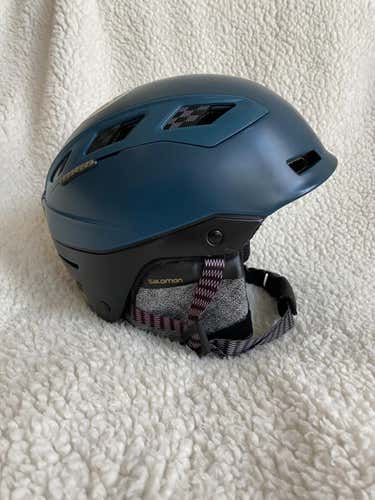 Blue Used Men's Medium Salomon Helmet