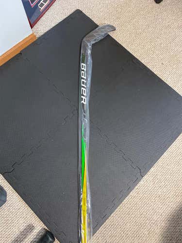 Senior Left Hand Supreme Ultra Sonic Mid Pattern  Hockey Stick