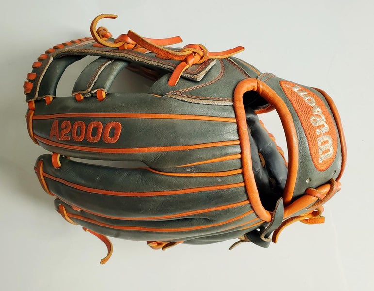 Blue Used High School/College Wilson Right Hand Throw Infield A2000 Baseball Glove 11.5"
