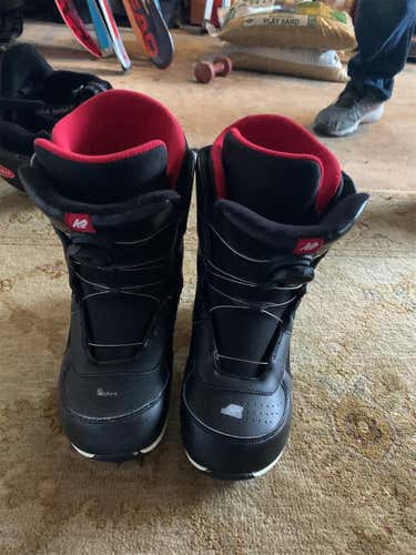 Men's Size 7.0 (Women's 8.0) Burton Snowboard Boots
