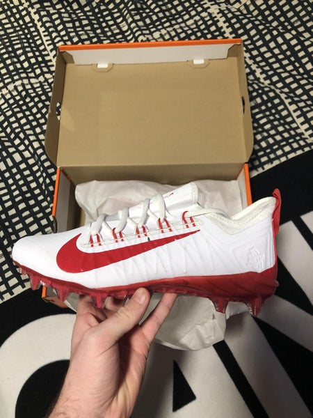 White/Red Nike Huarache 7 Cleats Low Cut (Men's 10.5)