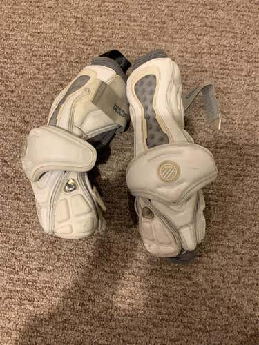 Used Large Maverik Rome Arm Pads