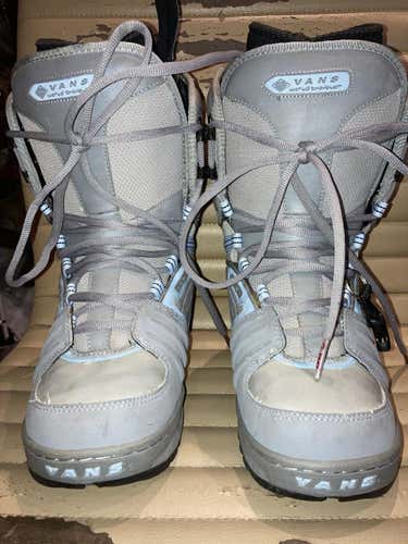 Women's Size 8 Vans World traveler Millennium Snowboard Boots