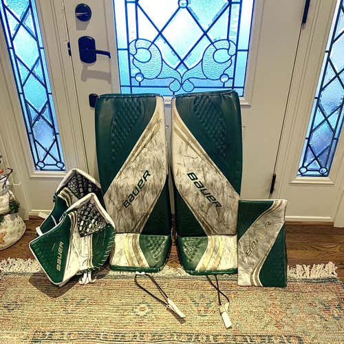 AJHL Used Bauer 2X Full Set. 2 Gloves (Practice And Game Ready). Size Medium