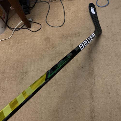 Bauer Supreme UltraSonic 65 P28 Lefty Intermediate Hockey Stick Great Shape