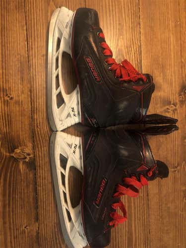 Junior Bauer X500 le Extra Wide Width Size 5 Hockey Skates