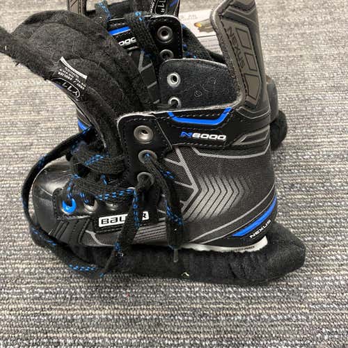 Youth Bauer Nexus 6000 Wide Width Size 11 Hockey Skates