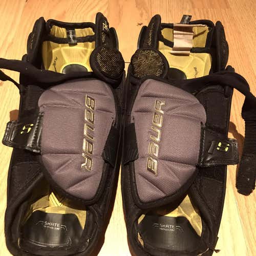 Junior Bauer Supreme 1S Shin Pads