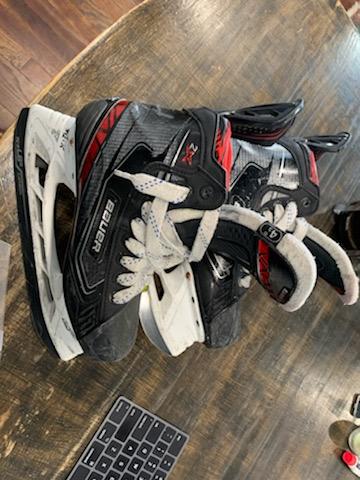 Used Junior Bauer Vapor 2X Hockey Skates Regular Width Size 4.5