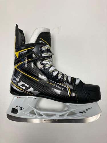 New Junior CCM Super Tacks 9370 Hockey Skates Regular Width Size 1.5