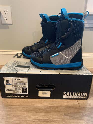 Kid's Size 5.0 (Women's 6.0) Salomon All Mountain Snowboard Boots