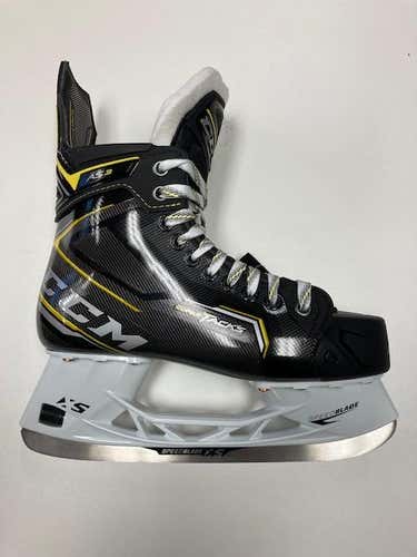 Junior New CCM Super tacks AS3 Hockey Skates Regular Width Size 5