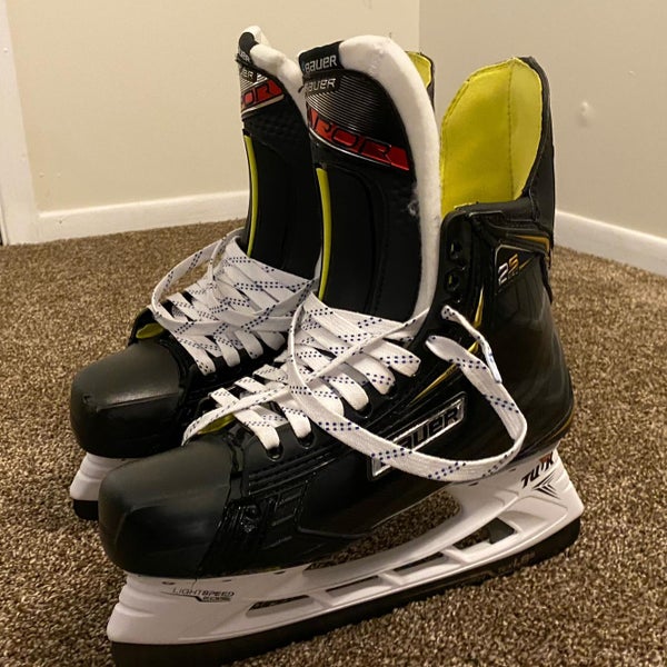 Senior Bauer Supreme 2S Pro Wide Width Pro Stock Size 8 Hockey Skates
