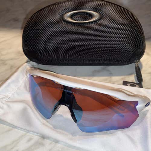 White Oakley Radar EV Pitch Sunglasses Polarized