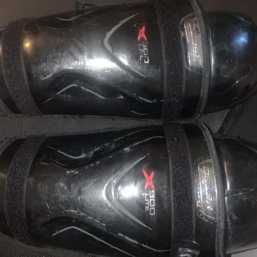 Used Bauer Vapor X900 Shin Pads