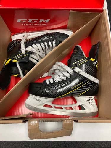 Used CUSTOM CCM SUPER TACKS Senior Hockey Skates Size 7