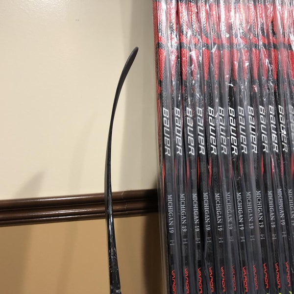 3-Sr Left Hand Vapor FlyLite Mid Pattern Pro Stock Hockey Stick