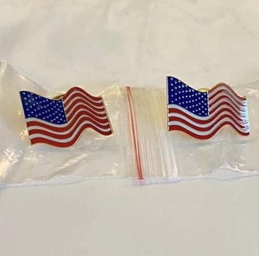 2 USA / AMERICAN FLAG PATRIOTIC PINS