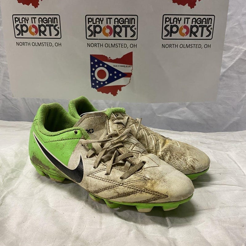 Used Nike Junior 03.5 Cleat Soccer Outdoor Cleats