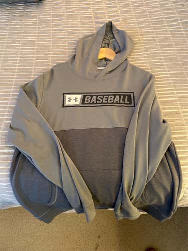 Gray Adult Large Under Armour Sweatshirt