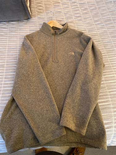 Adult Large The North Face Sweatshirt
