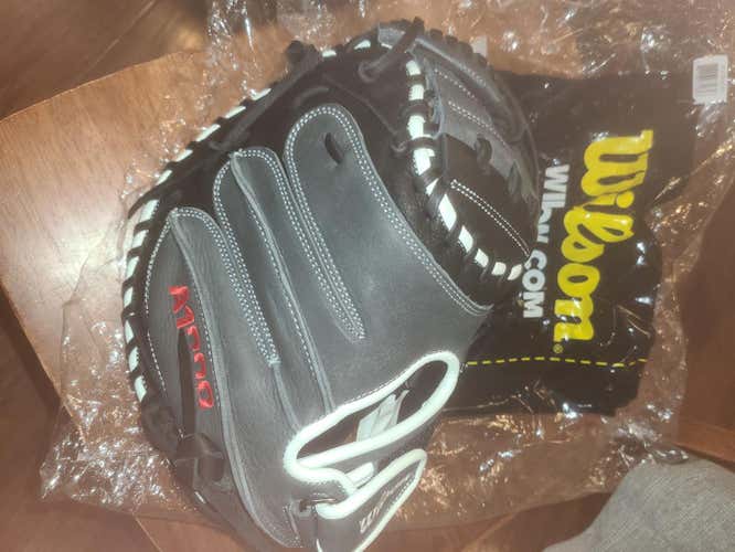 Black New High School/College Wilson Right Hand Throw Catcher's A1000 Baseball Glove 33"