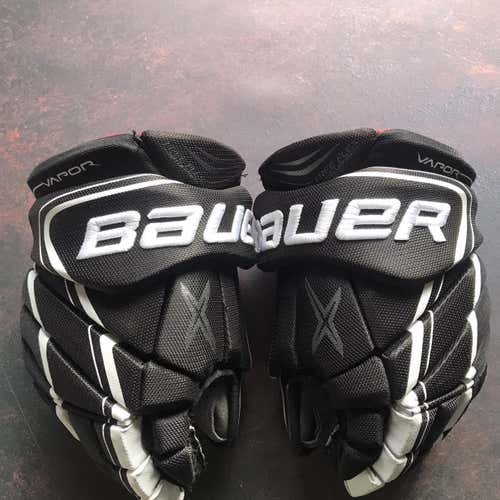 Bauer Vapor X900 Lite 13"  Gloves (worn once)