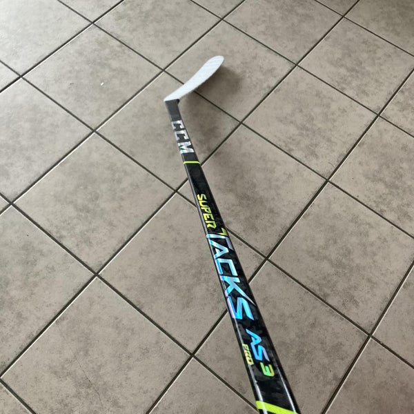 Senior Right Handed Super Tacks AS3 Pro Heel Pattern Hockey Stick