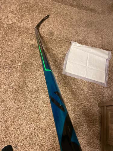 Senior Left Hand Nexus Geo  Hockey Stick