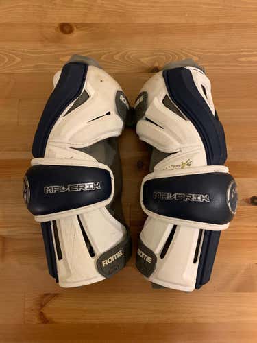 **Flash Sale** Used Large Maverik Rome RX3 Arm Guards(Navy Blue)