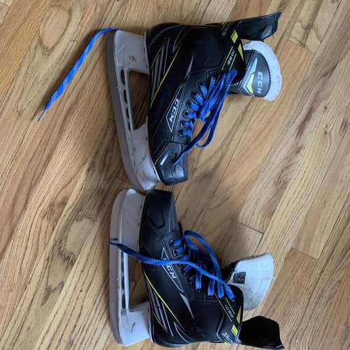 Junior CCM Tacks 1092  Size 6 Hockey Skates