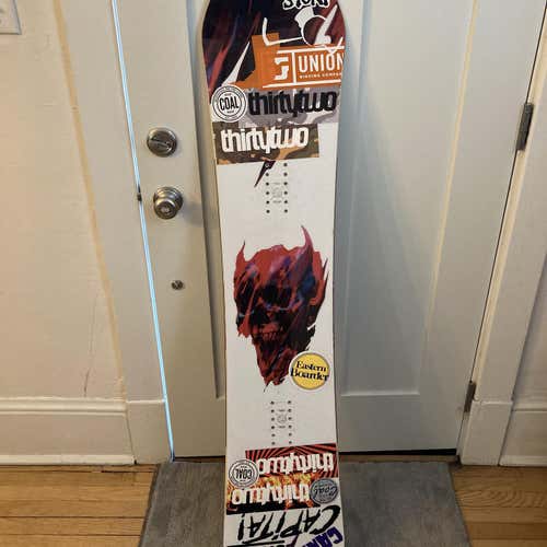 Unisex  CAPiTA ULTRAFEAR Freestyle Medium Flex True Twin Snowboard