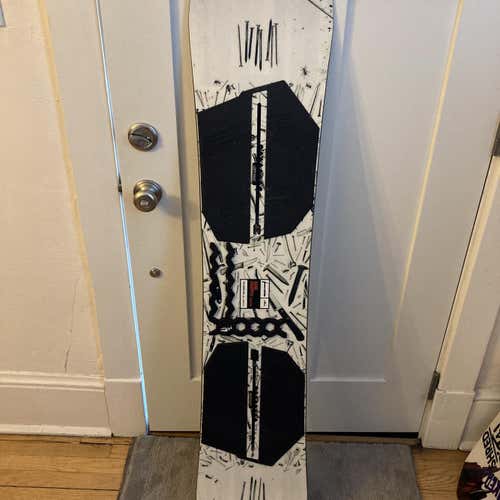Used  Burton Name dropper Freestyle Soft Flex True Twin Snowboard