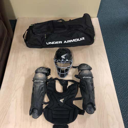 Youth Ages 9-12 Easton M7 Catcher's Set With Under Armour Travel Bag