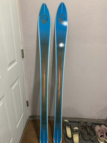 New Unisex Salomon Powder BBR Skis Without Bindings
