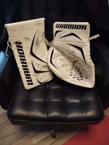 White/Black Used Senior Warrior Fortress Pro Goalie Glove/blocker set