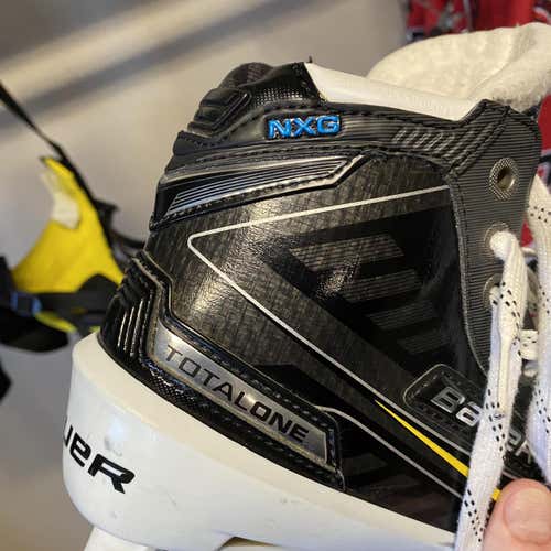 Senior Bauer Total One NXG Regular Width Size 8 Hockey Goalie Skates