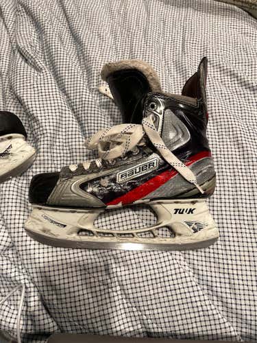 Senior Bauer Apx2 Size 10 Hockey Skates
