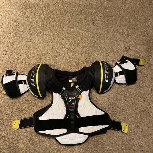 Senior Small CCM Tacks Shoulder Pads