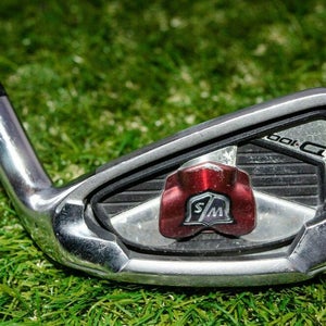 Wilson Staff	D100	7 Iron 	Right Handed 	37.25"	Steel 	Regular 	New Grip