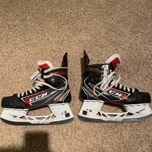 Senior CCM JetSpeed FT2 Regular Width Size 7.5 Hockey Skates