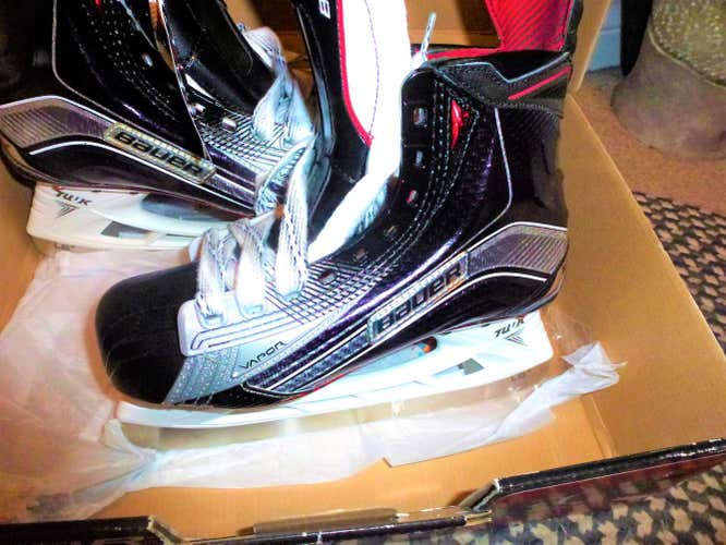 NEW Bauer Vapor 1X Size 5EE