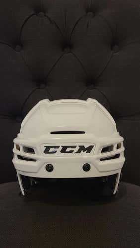 CCM Tacks 910 Helmet