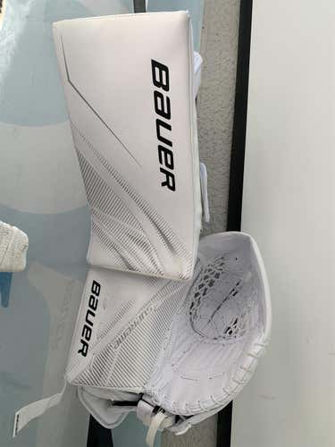 Bauer S29 White Intermediate Regular S29 Glove & Blocker Set