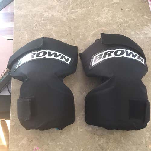 Brown 2500 Goalie Knee Pads