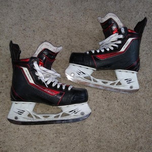 Used Junior CCM JetSpeed XTRA PRO Hockey Skates Regular Width Size 5.5