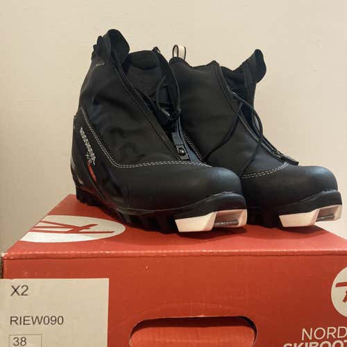 Classic Size 7.5 New Rossignol Cross Country Ski Boots
