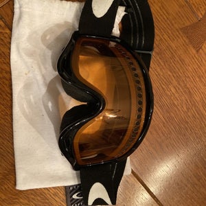 Black Used Unisex Oakley Ski Goggles Medium