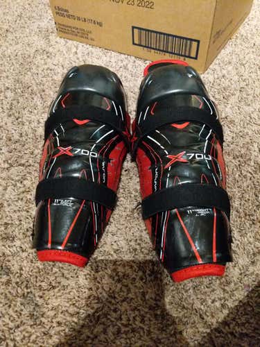 Used Bauer Vapor X700 Shin Pads
