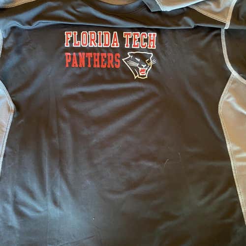 Black Adult XL Under Armour Shirt